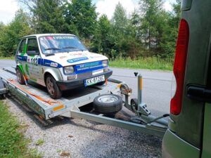 Väikeste autode suur reis jõudnud poolele teele! Kes parandab 80 Fiat 126p autot?